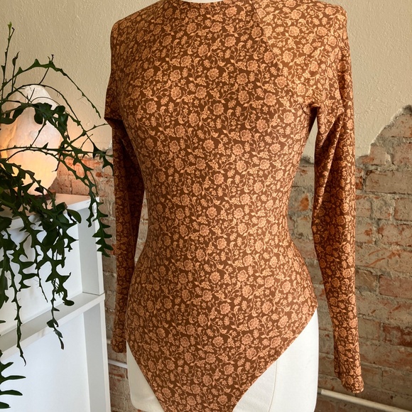 Rhythm Nazare Paisley Long Sleeve Surfsuit Women’s Size Medium - Picture 3 of 10